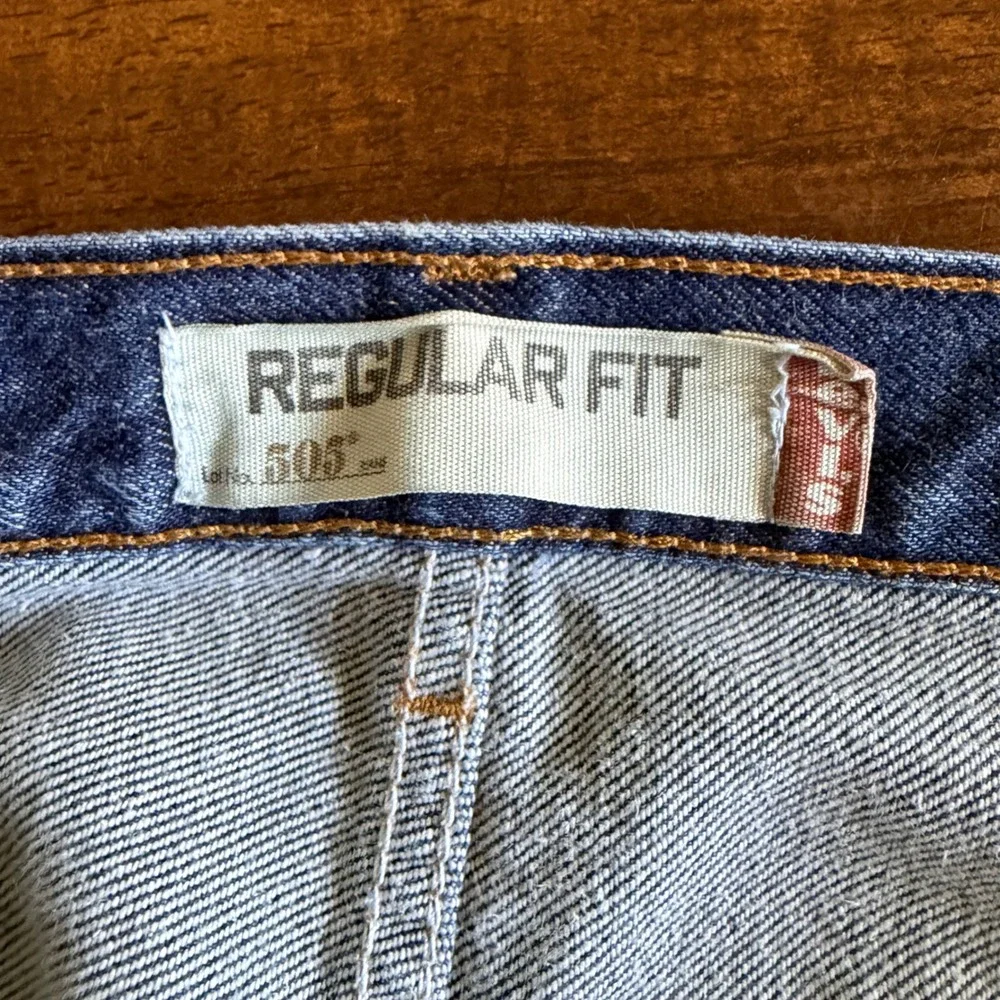 Levis 505 Regular Fit Jeans Mens 42x30 Medium Wash Blue Straight Leg Denim